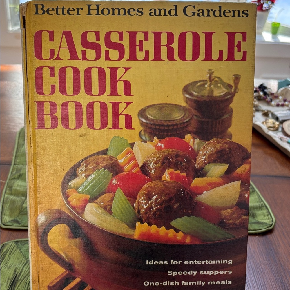 Better Homes and Gardens Casserole VTG Cook Book 1970